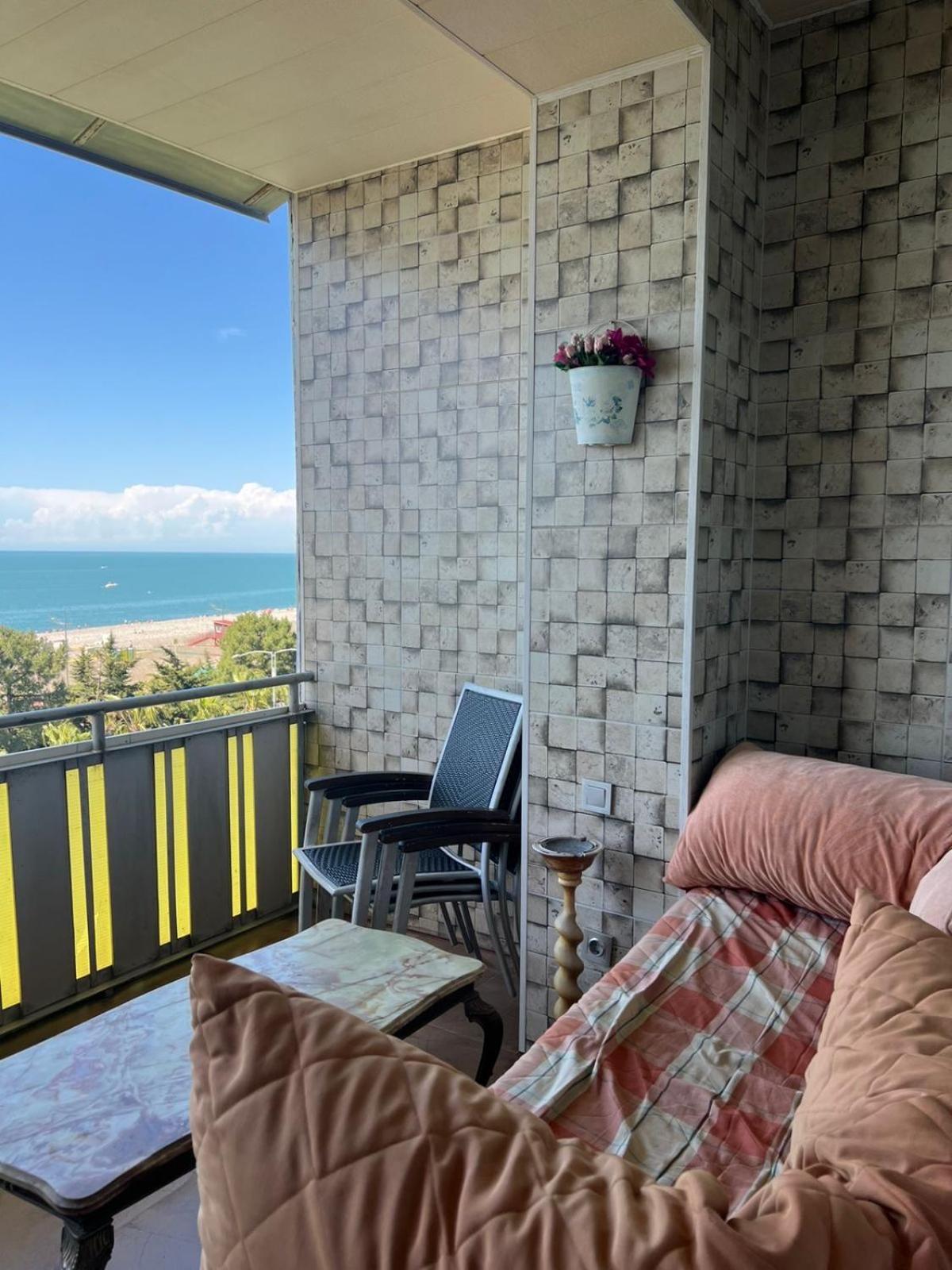 Apartment Rustaveli 57 巴统 外观 照片