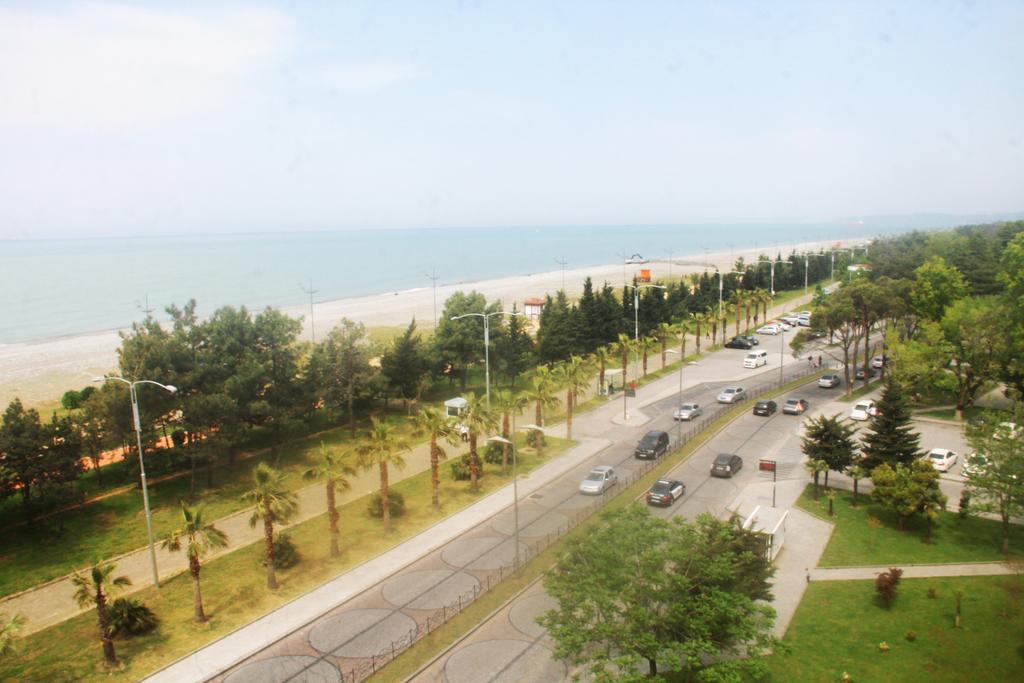 Apartment Rustaveli 57 巴统 外观 照片