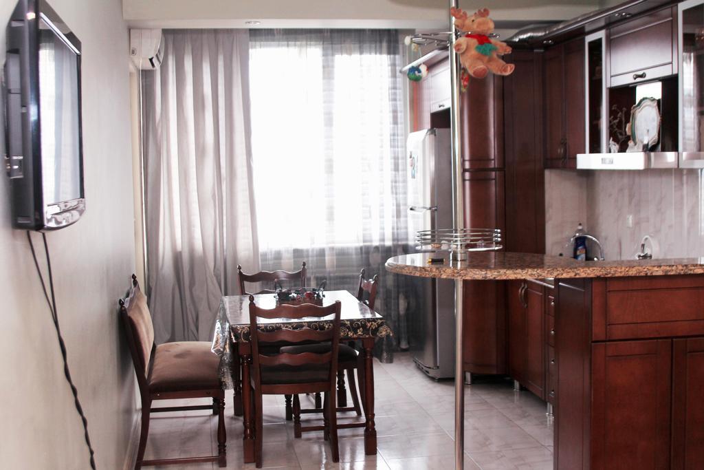 Apartment Rustaveli 57 巴统 外观 照片